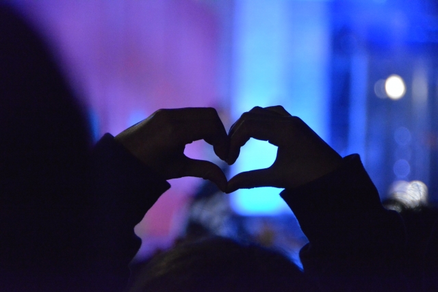 婚活中の推し活は隠すべき?男性に伝える最適なタイミングと方法